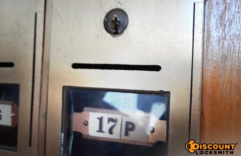 mailbox lock